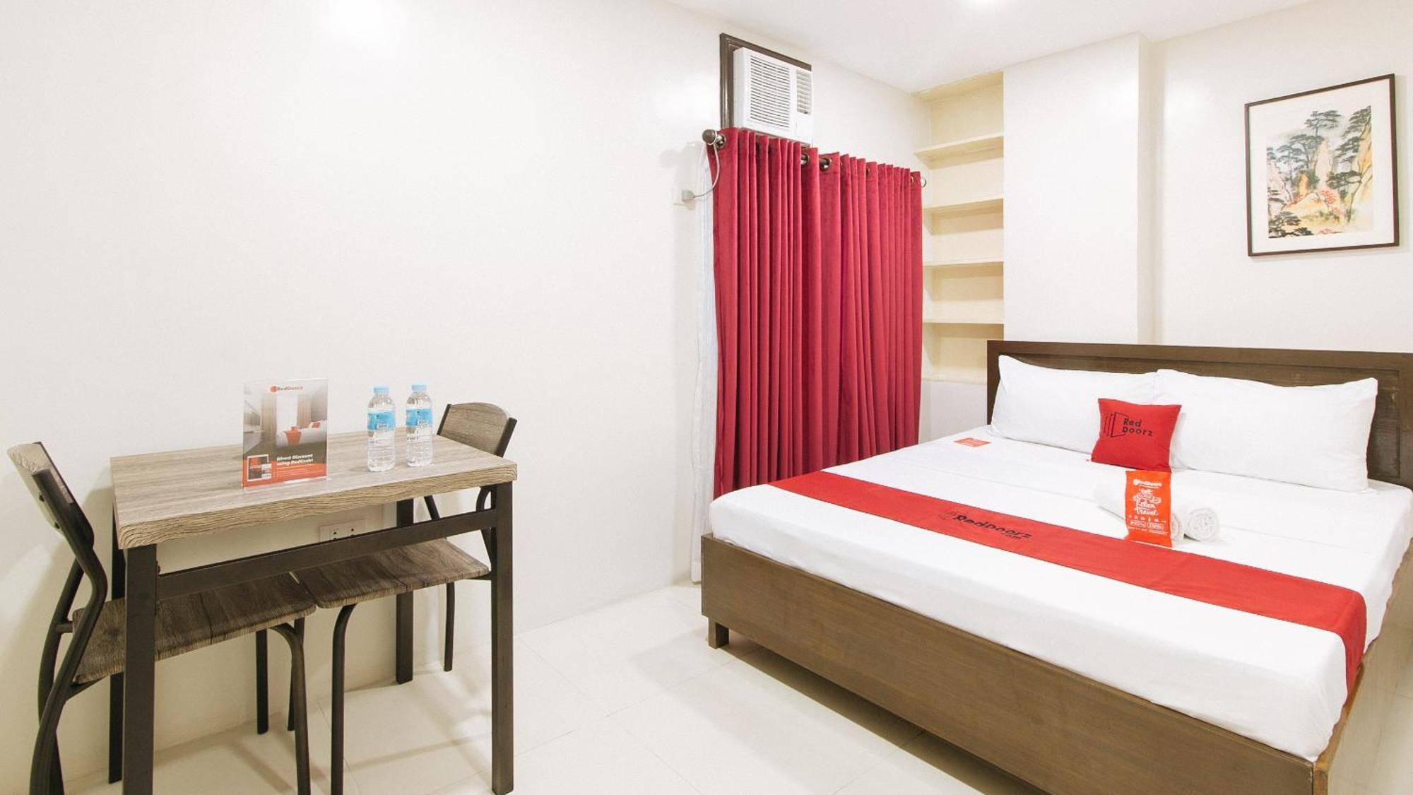 RedDoorz near Fernwoods Garden Quezon City Exterior foto
