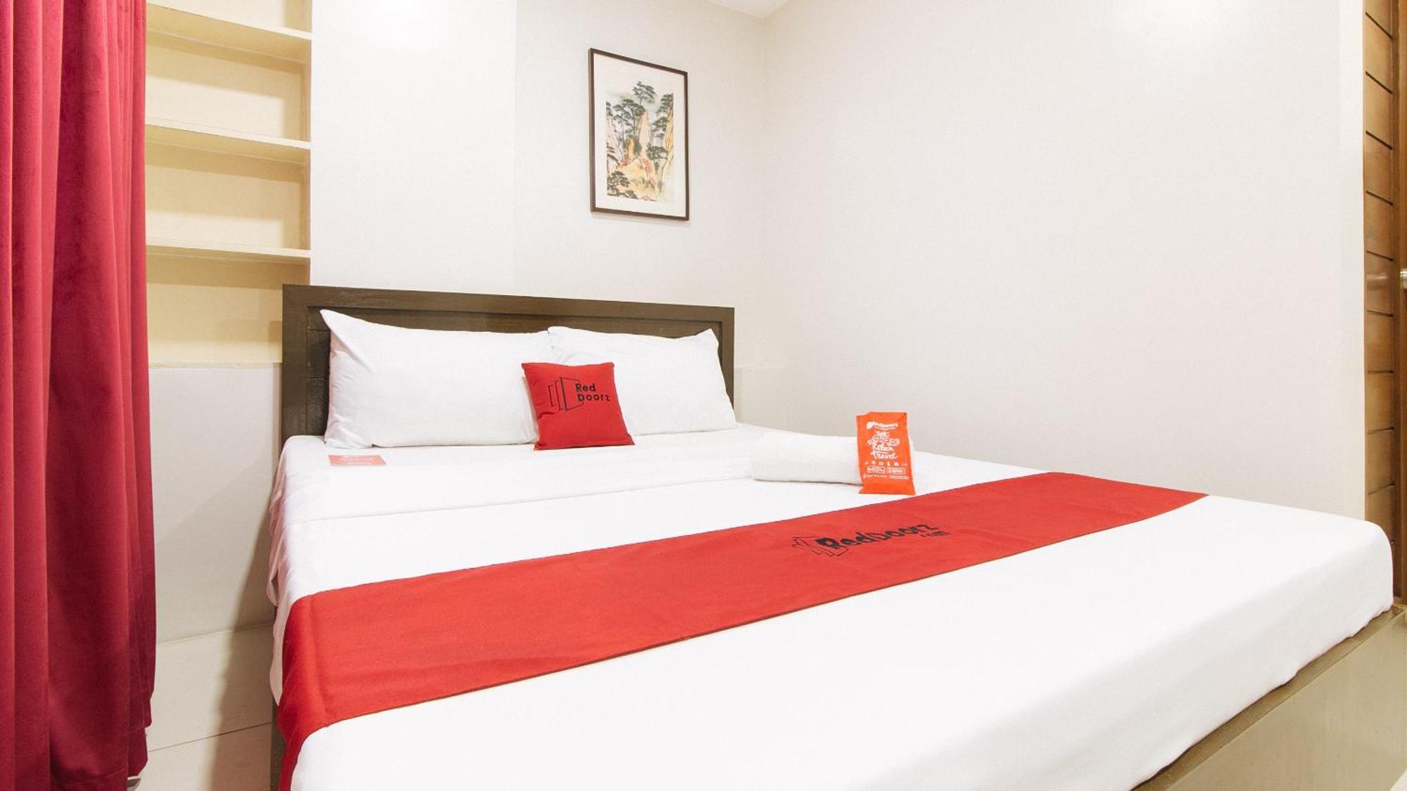 RedDoorz near Fernwoods Garden Quezon City Exterior foto