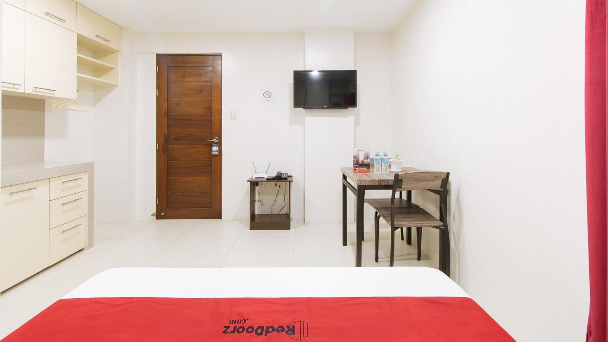 RedDoorz near Fernwoods Garden Quezon City Exterior foto