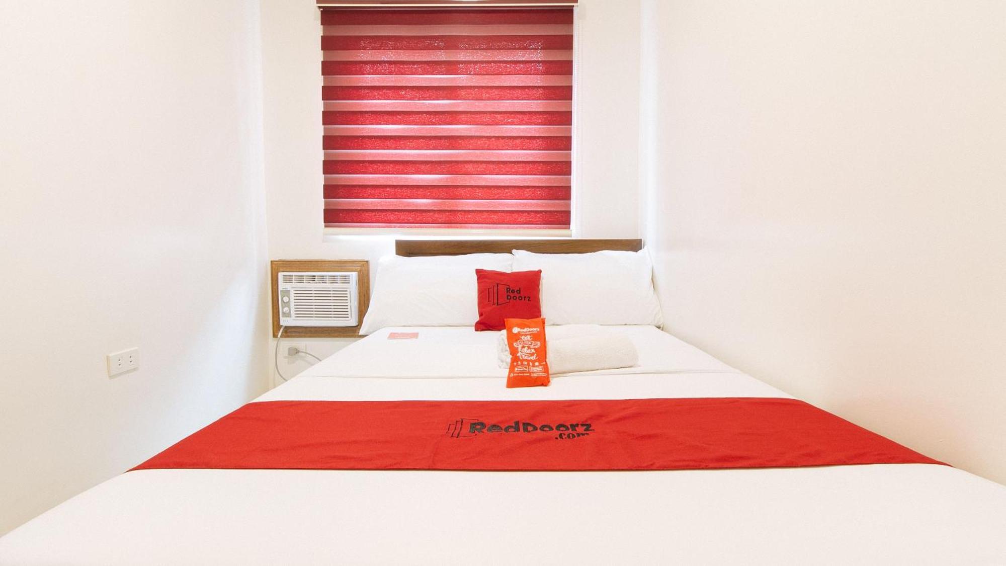 RedDoorz near Fernwoods Garden Quezon City Exterior foto