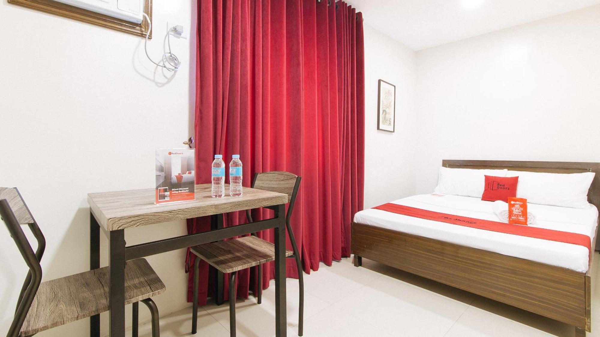RedDoorz near Fernwoods Garden Quezon City Exterior foto