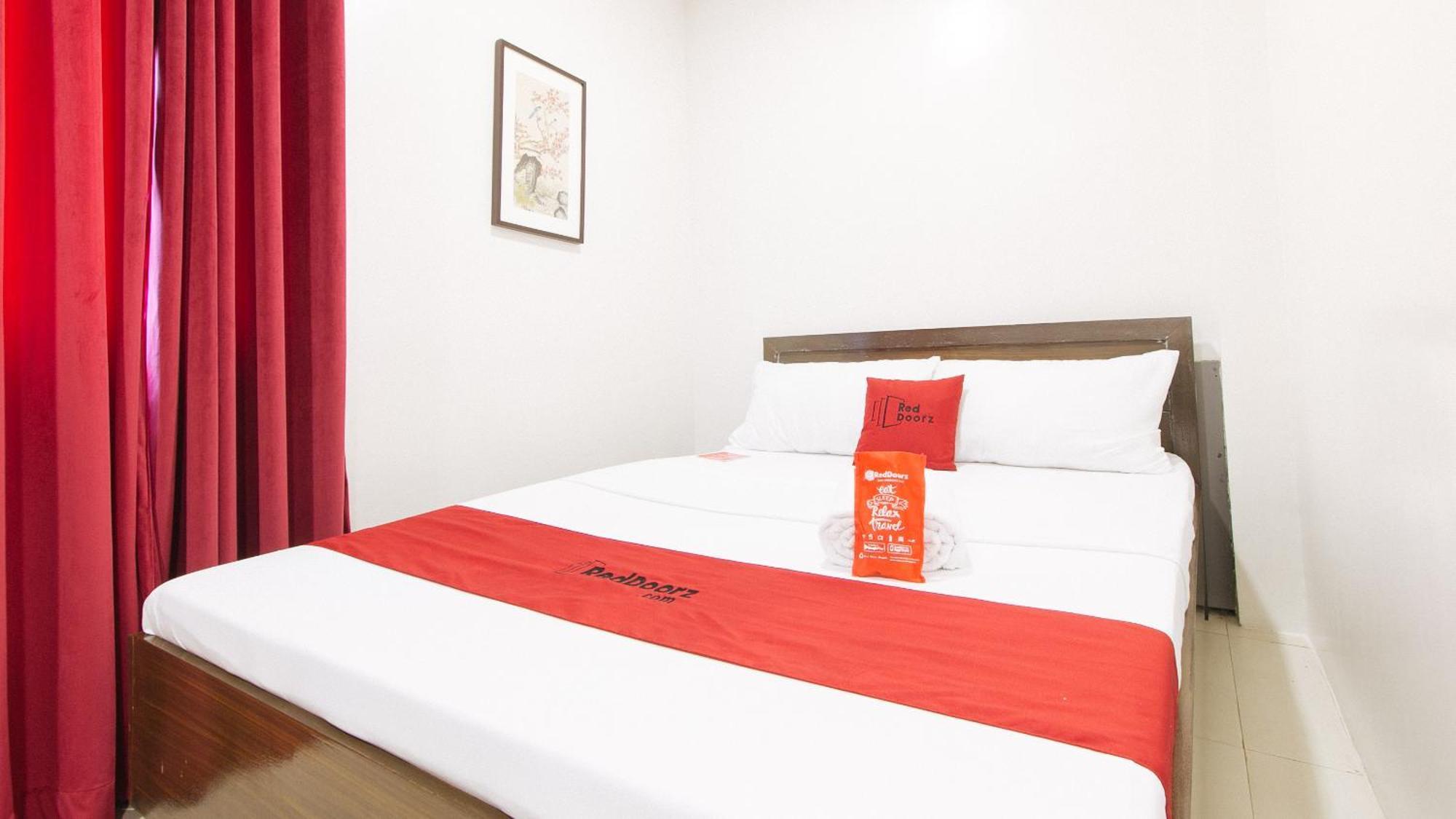 RedDoorz near Fernwoods Garden Quezon City Exterior foto