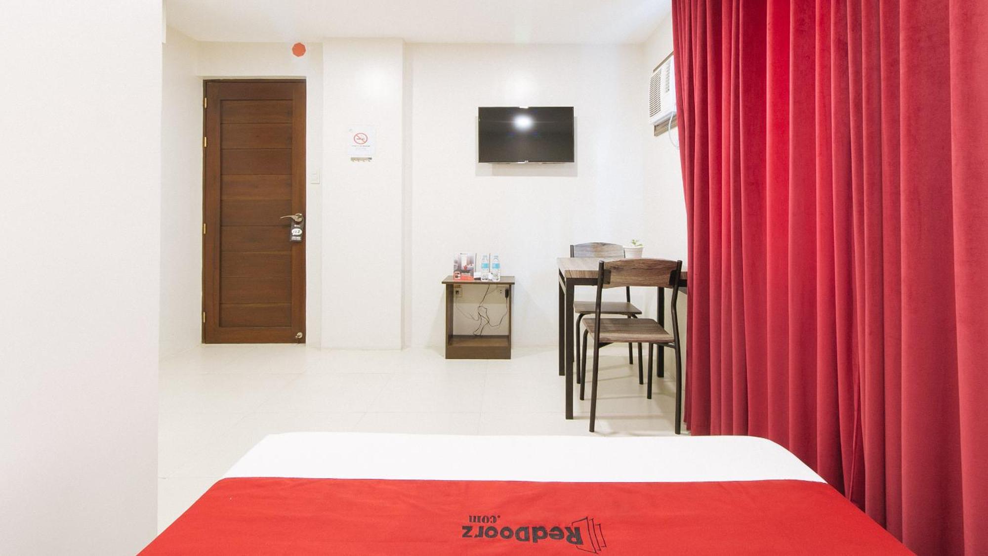 RedDoorz near Fernwoods Garden Quezon City Exterior foto
