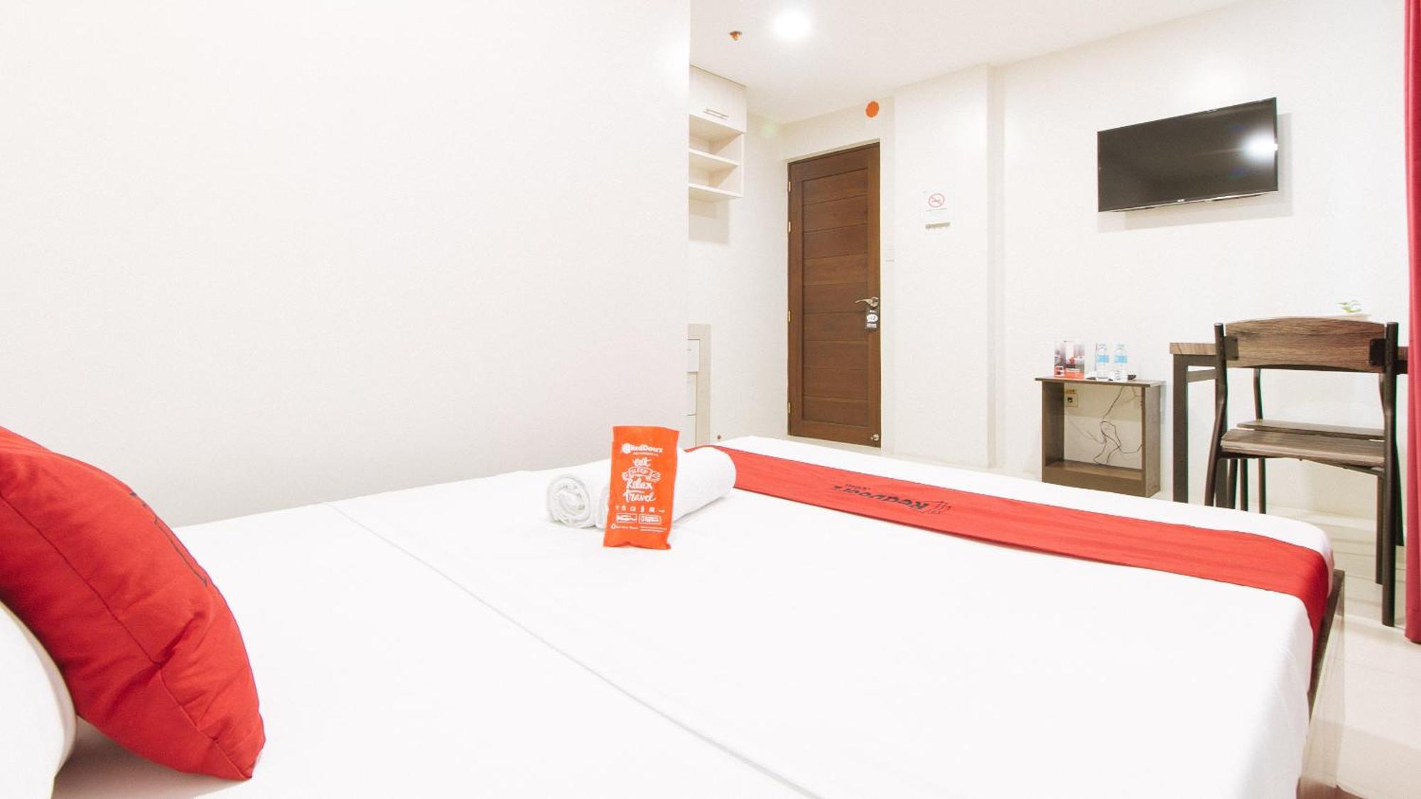 RedDoorz near Fernwoods Garden Quezon City Exterior foto