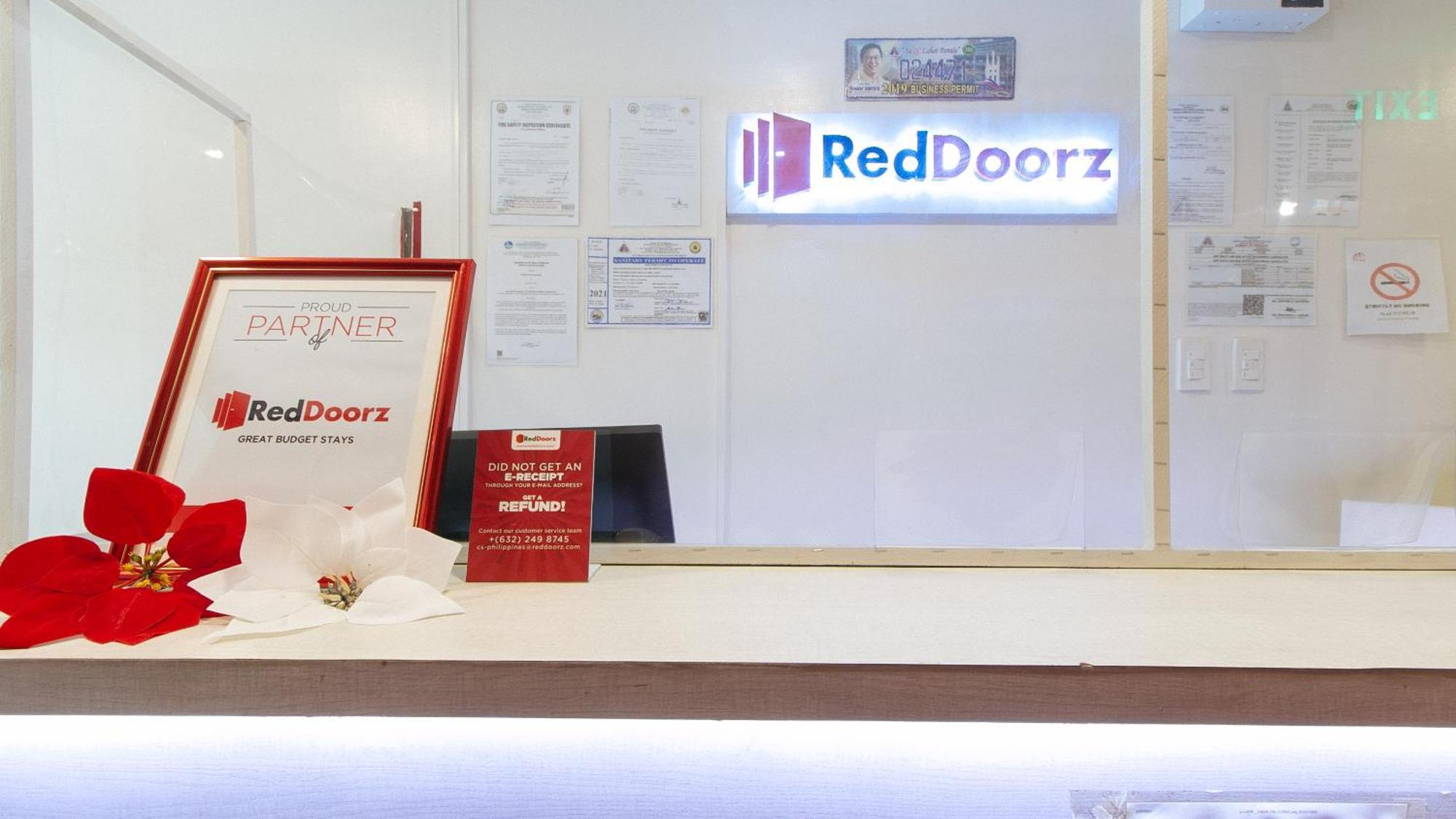 RedDoorz near Fernwoods Garden Quezon City Exterior foto