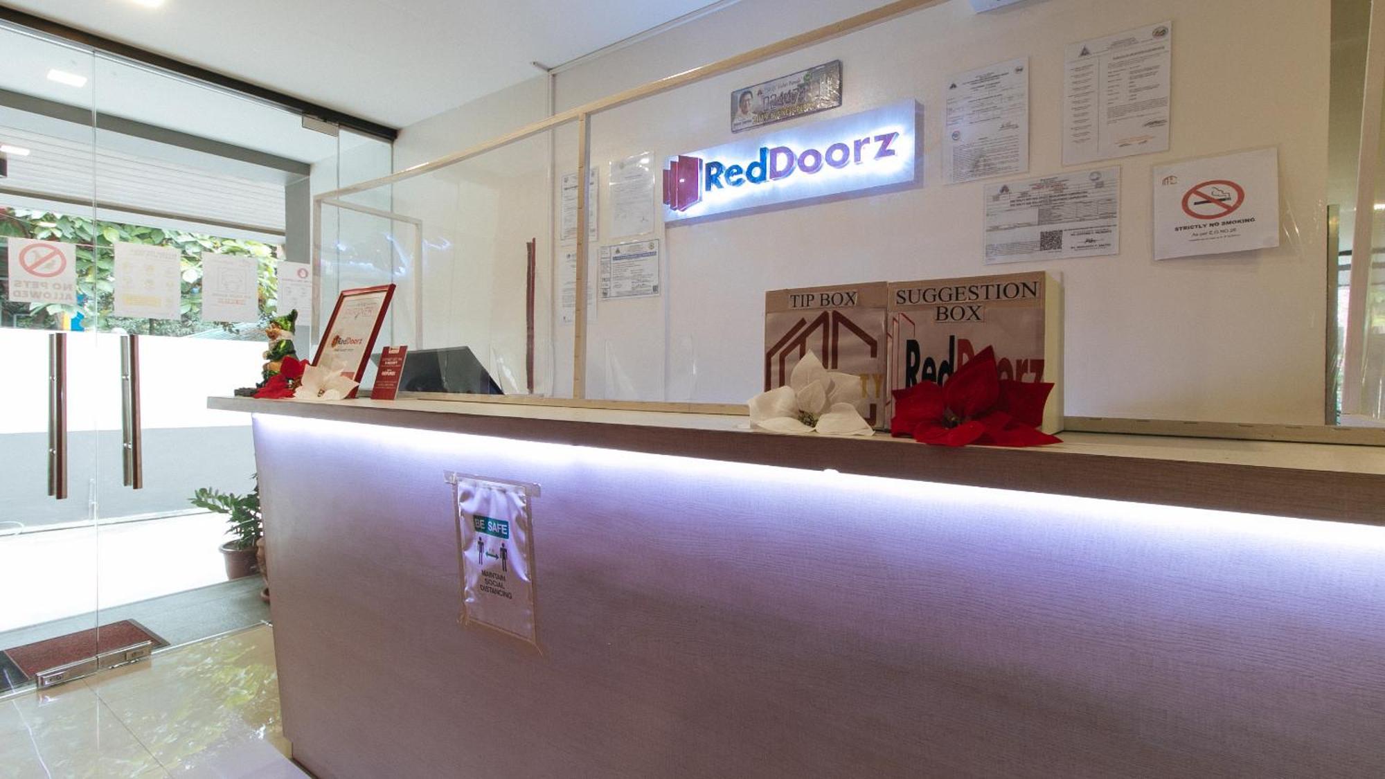 RedDoorz near Fernwoods Garden Quezon City Exterior foto