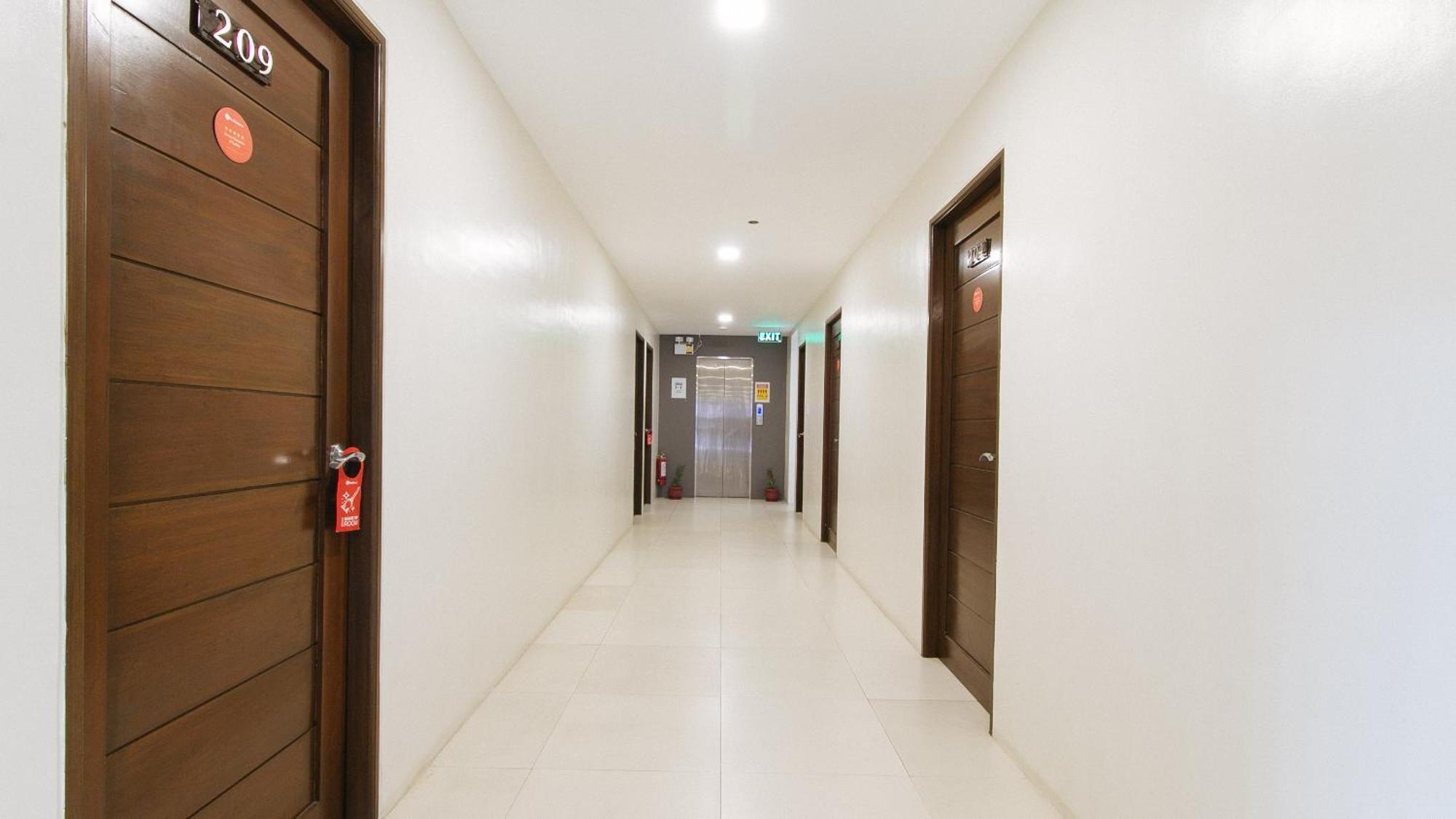 RedDoorz near Fernwoods Garden Quezon City Exterior foto