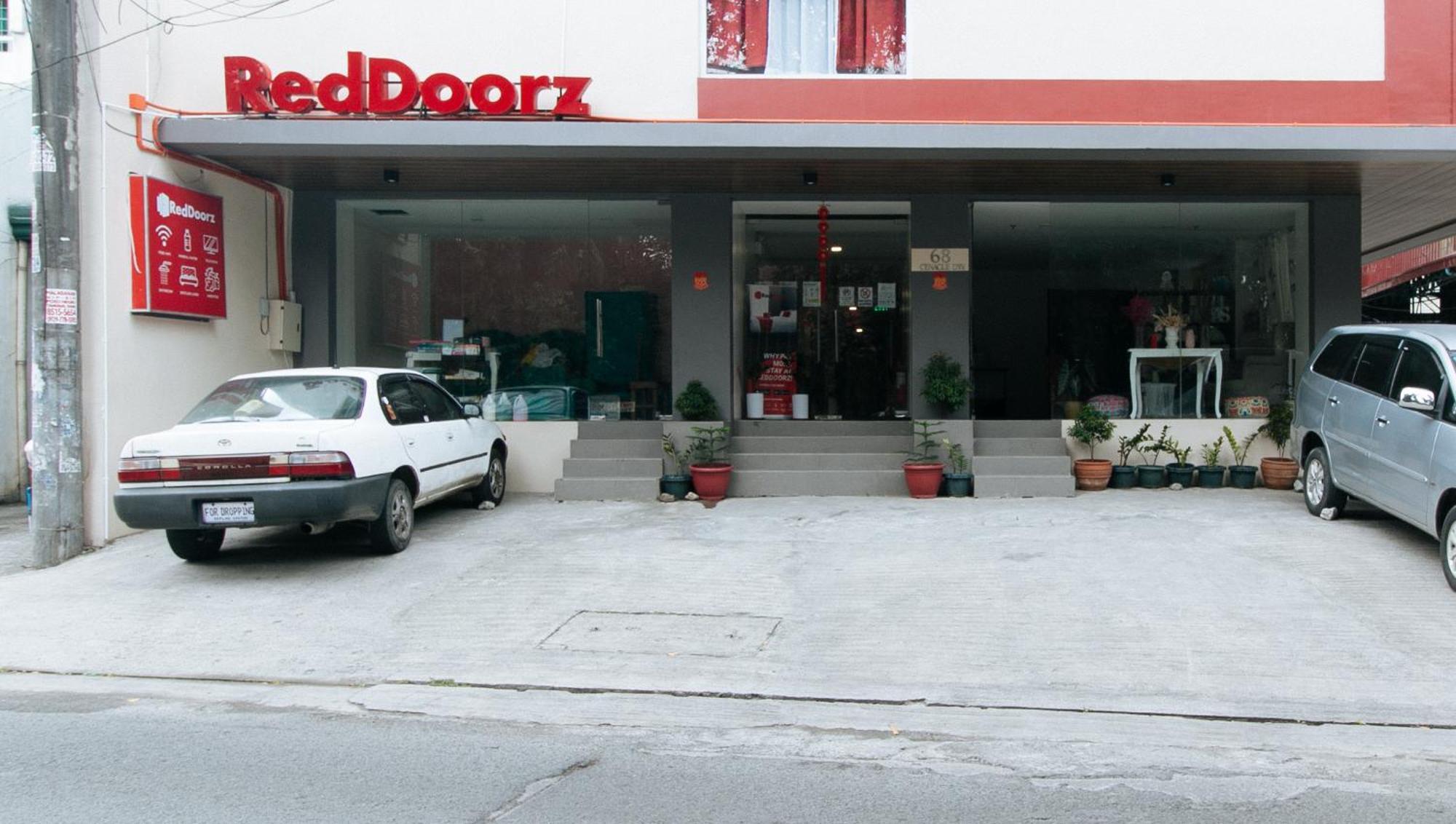 RedDoorz near Fernwoods Garden Quezon City Exterior foto